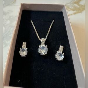 Elegant Silver 925 moissanite necklace and earring set. New in the box